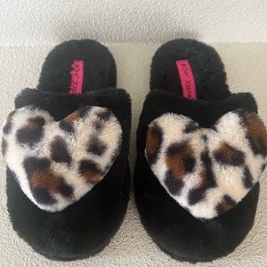 Betsy Johnson cozy slipper